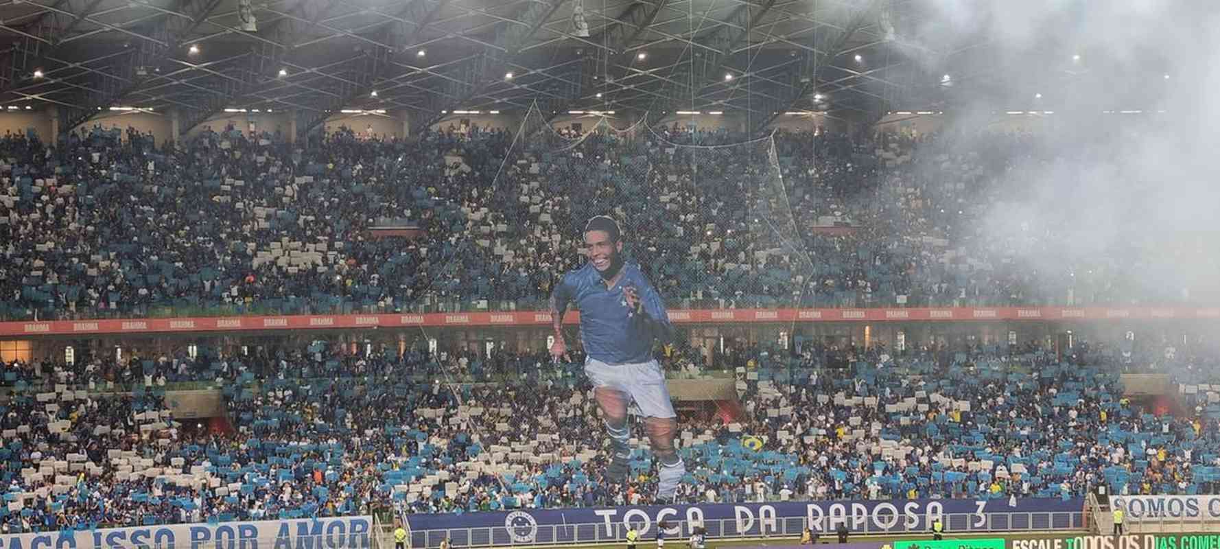 Cabuloso Veja Mosaico Da Torcida Do Cruzeiro No Mineir O Superesportes