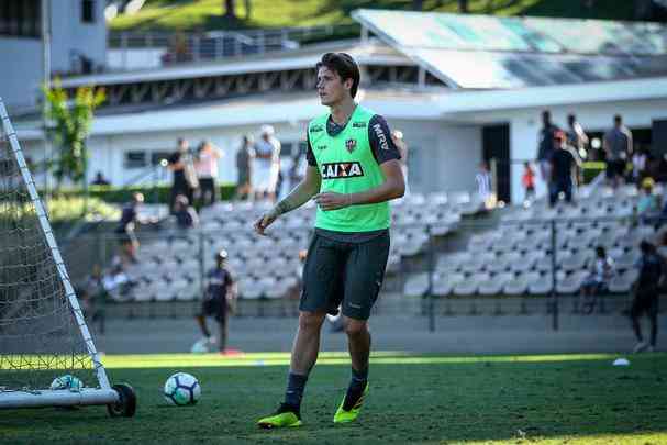 Atlético renova contratos de Patric e Lucas Cândido Superesportes