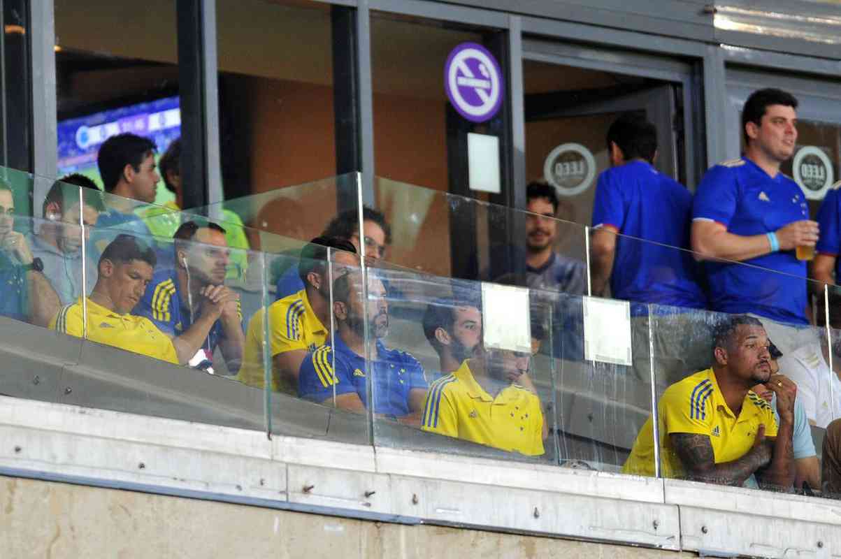 Reforços assistem a jogo do Cruzeiro no Mineirão pela Série B