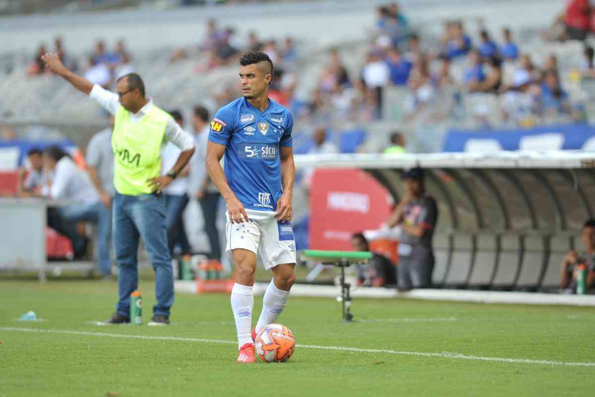 Fotos de Cruzeiro x Tupynambás no Mineirão pela sexta rodada do