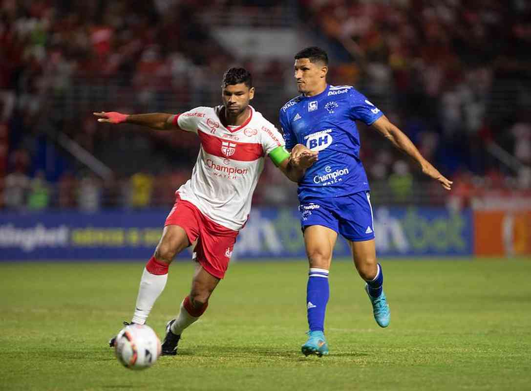 CRB 0 x 2 Cruzeiro fotos da partida no Rei Pelé Superesportes