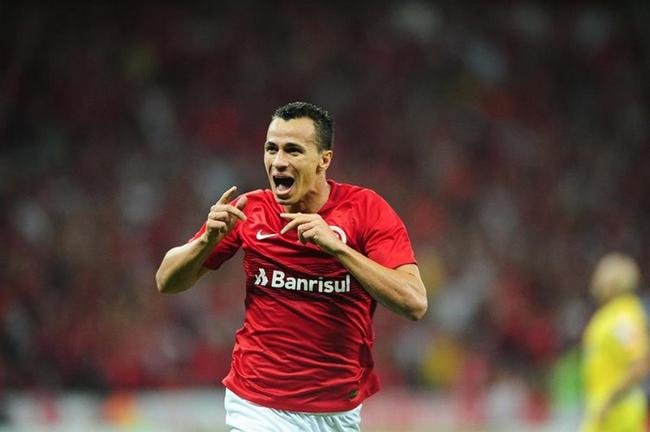 Internacional - vice-campeo da Srie B 2017, com 71 pontos (20 vitrias, 11 empates e 7 derrotas)