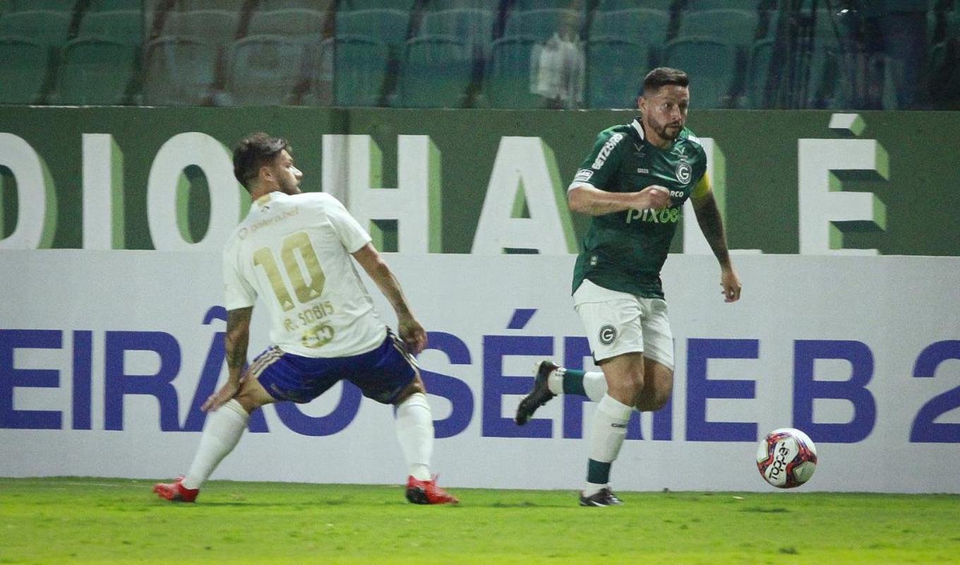Cruzeiro empatou com Gois no Estdio da Serrinha, em Goinia, pela 22 rodada