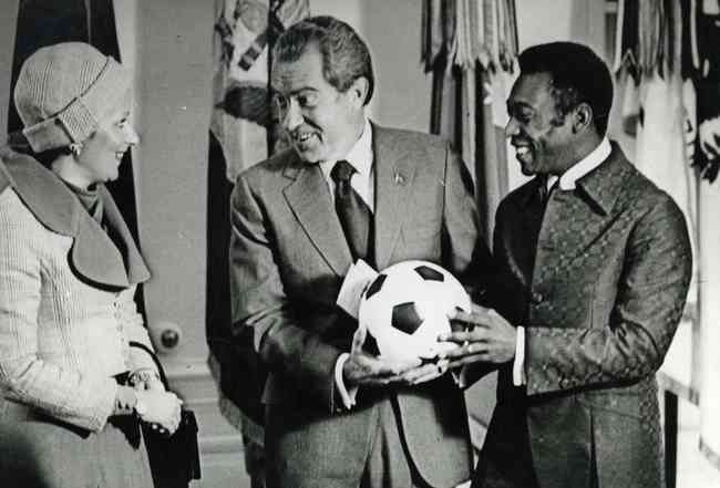 Rosemary and Pele are welcomed to the White House by US President Richard Nixon.