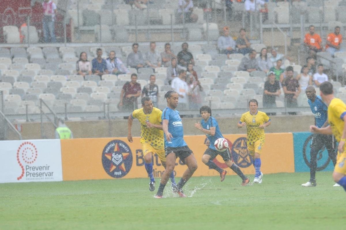 Fotos do 'Game of Dreams', jogo festivo dos Amigos do Ronaldinho contra os Amigos do Penta