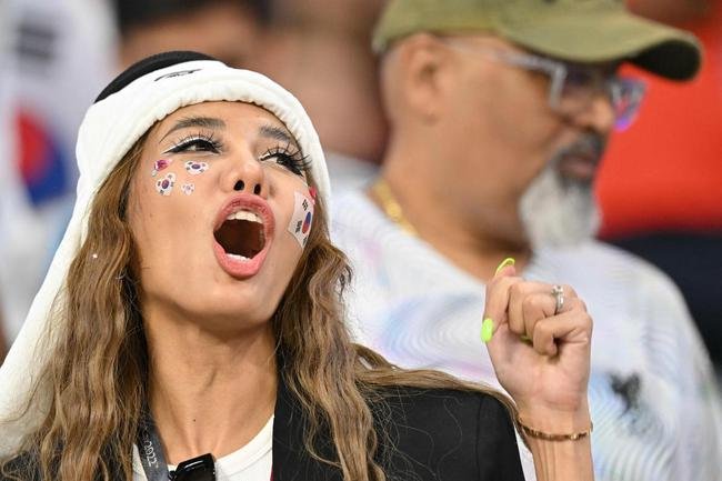 Torcedores de Coreia do Sul e Portugal no jogo vlido pela ltima rodada do Grupo H da Copa do Mundo 