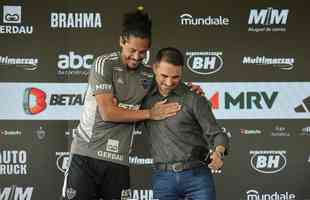 Zagueiro uruguaio Mauricio Lemos, de 27 anos, foi apresentado como reforo do Atltico nesta sexta-feira (17/2), na Cidade do Galo.