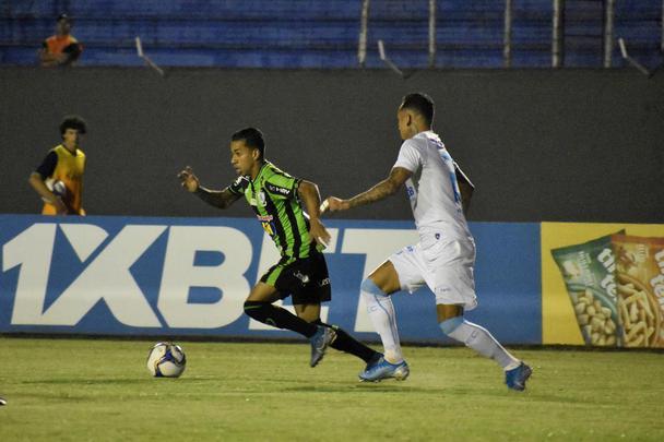 América vence Londrina fora de casa e mantém sonho do acesso