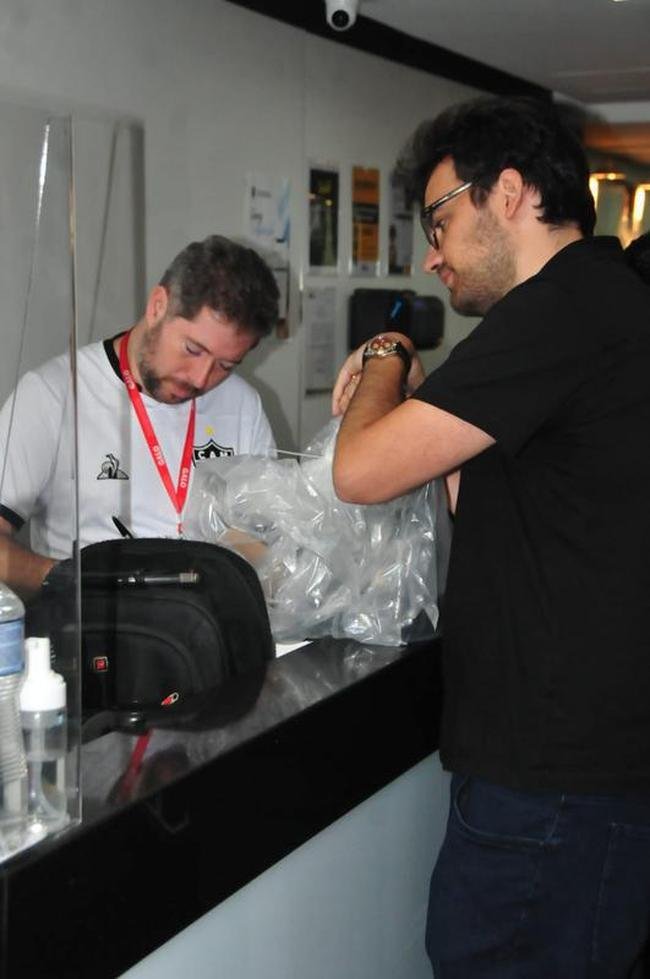 Filhos de Kalil devolvem Galo de Prata ao Atltico