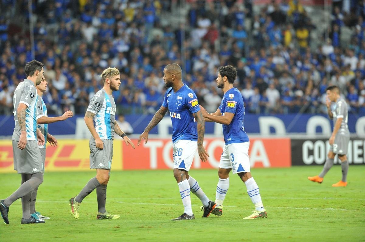 Fotos do primeiro tempo do duelo entre Cruzeiro e Racing, no Mineiro, pela Libertadores