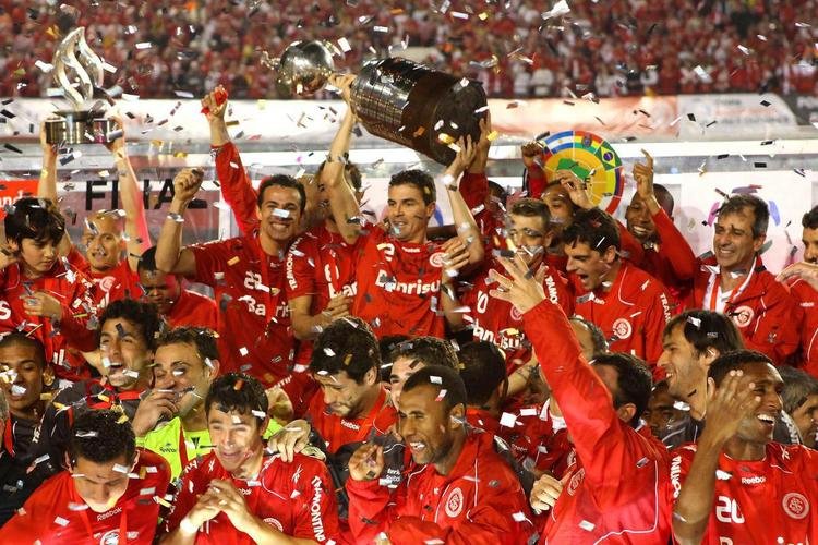 O Internacional foi à final da Libertadores três vezes, nos anos de 1980, 2006 e 2010. O clube levantou a taça em 2006, sobre o São Paulo; e em 2010, sobre o Chivas Guadalajara-MEX.