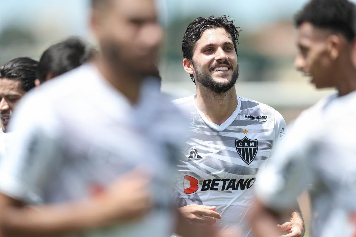 Primeiro treino comandado por Cuca desde a volta ao Atltico