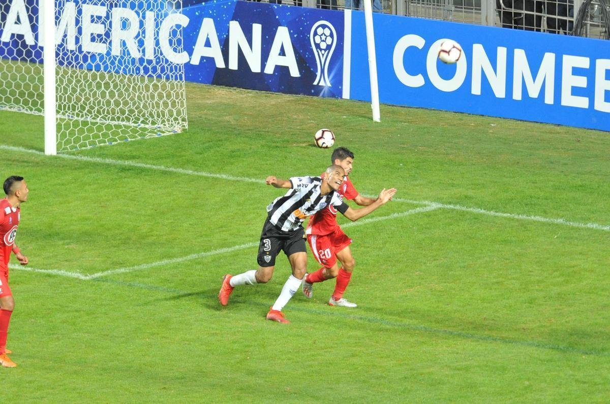 No segundo tempo, Atltico pressionou o Unin La Calera e chegou ao gol com Alerrandro: 1 a 0