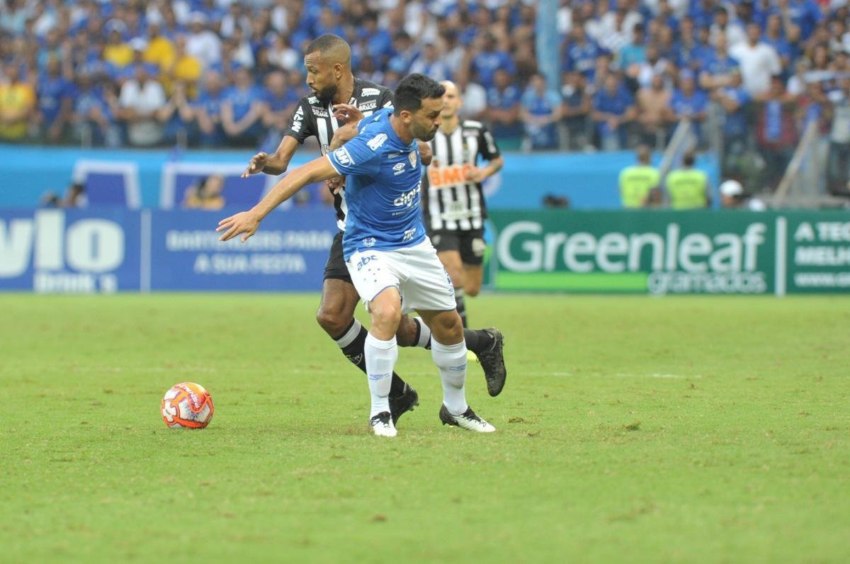 Fotos do segundo tempo do clssico entre Cruzeiro e Atltico, pela final do Mineiro