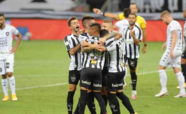 Em 2020, no último confronto entre Atlético e Botafogo, Galo venceu com gols de Savarino e Eduardo Sasha