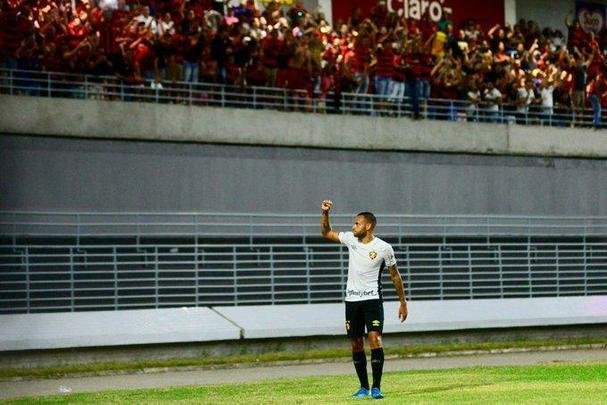 Pela 27ª rodada da Série B, CRB e Sport se enfrentaram no estádio Rei Pelé, em Maceió e, mais uma vez, o Leão saiu de campo com um empate, sendo o 13º na competição.