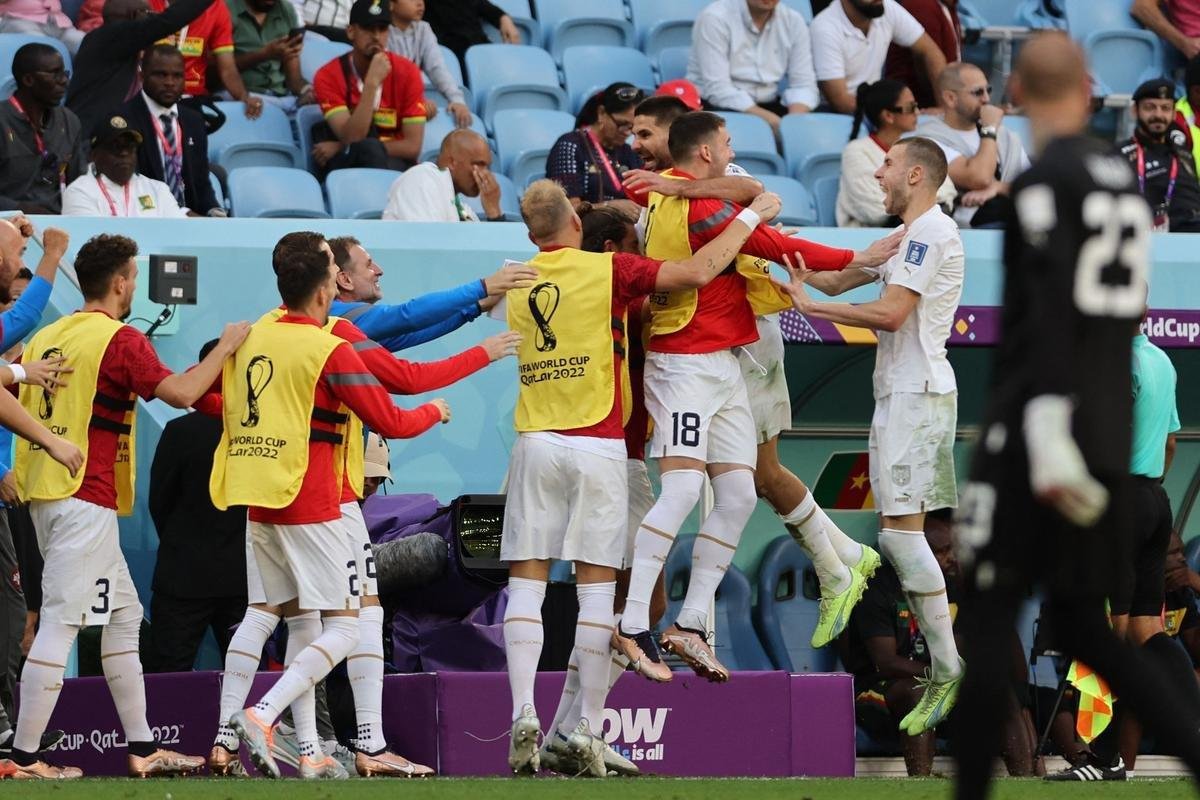 Camares e Srvia empatam por 3 a 3 em grande jogo pelo Grupo G da Copa do Mundo