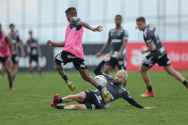 Treino tcnico do Atltico.
