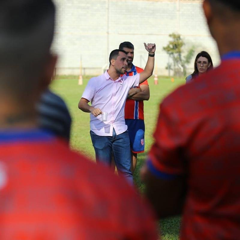 Com jogadores conhecidos da torcida mineira, como o zagueiro Edcarlos o meio-campista Leandro Domingues, o Betim apresentou o elenco nessa segunda-feira (21)