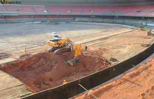 09/08/2010 - Fase de demolição de estruturas internas do estádio, como geral, e rebaixamento do gramado