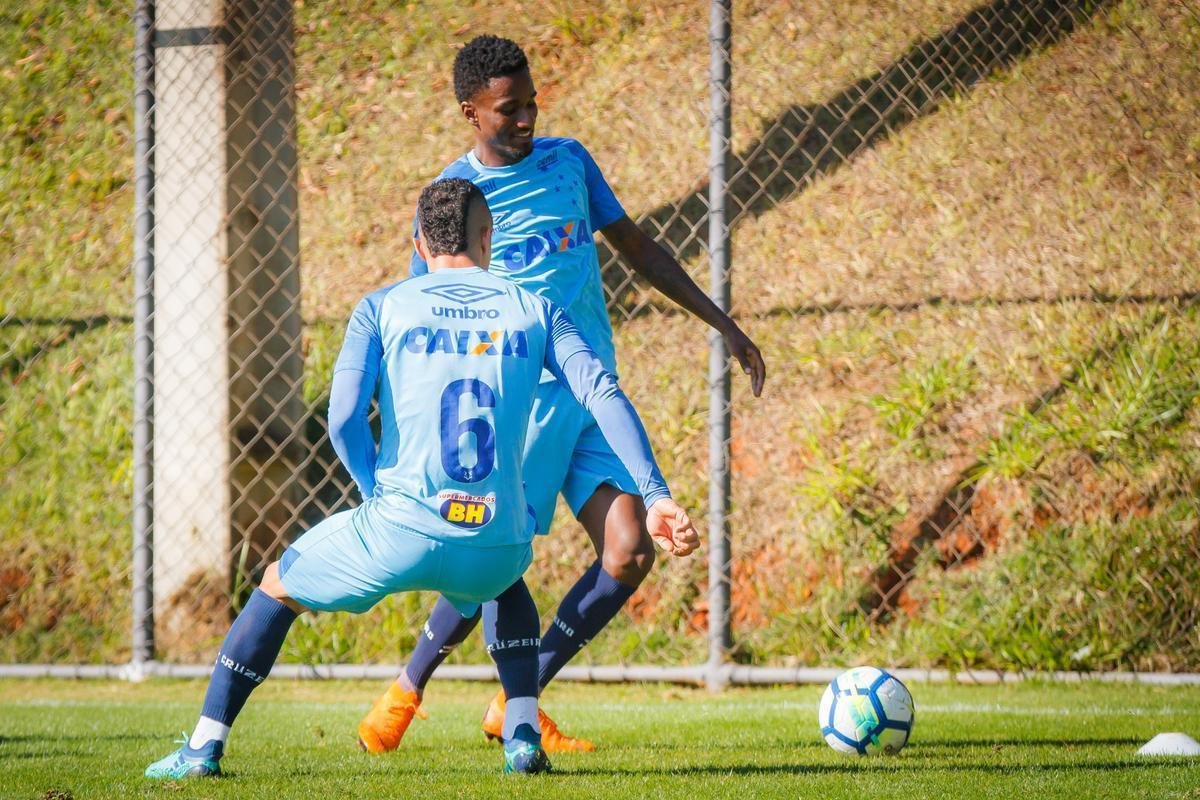 Imagens do ltimo treino do Cruzeiro antes do jogo contra o Cear, pelo Campeonato Brasileiro