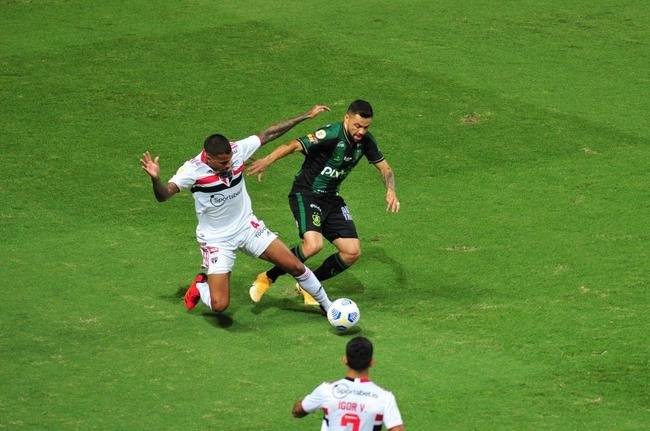 Fotos do jogo entre Amrica e So Paulo, no Independncia, em BH, pela ltima rodada do Campeonato Brasileiro de 2021