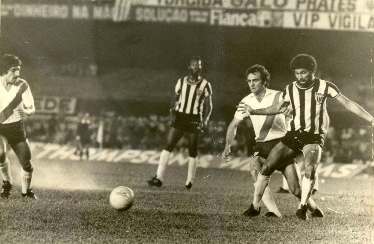 O Atltico deu o troco no River Plate no segundo confronto, vlido tambm pela fase semifinal da Copa Libertadores de 1978. No Mineiro, vitria alvinegra por 1 a 0, gol de Marinho, aos 38 minutos do segundo tempo.