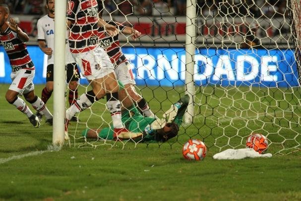O clssico contra o Santa Cruz, pelo Campeonato Pernambucano de 2019, foi o ltimo jogo de Magro pelo Sport. Aps falhar no gol do Tricolor, o goleiro foi para o banco de reservas. Desde ento, no atuou mais. E, agora, se despediu do clube.  