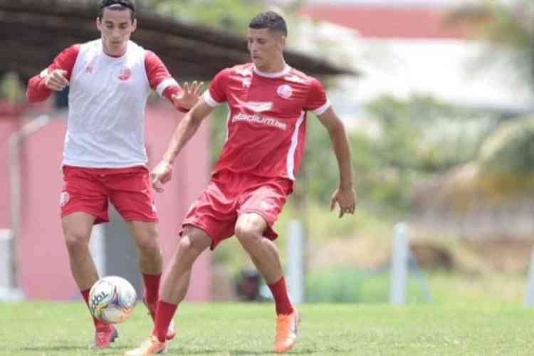 Yago opera hérnia e volta ao Corinthians apenas em 2017