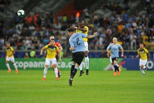 Fotos de Uruguai x Equador, no Mineiro