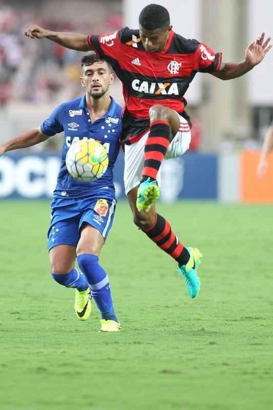 Flamengo e Cruzeiro jogaram em Cariacica-ES pela 27 rodada do Campeonato Brasileiro