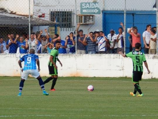 Fotos de URT x América, em Patos de Minas, pela segunda rodada do Campeonato Mineiro