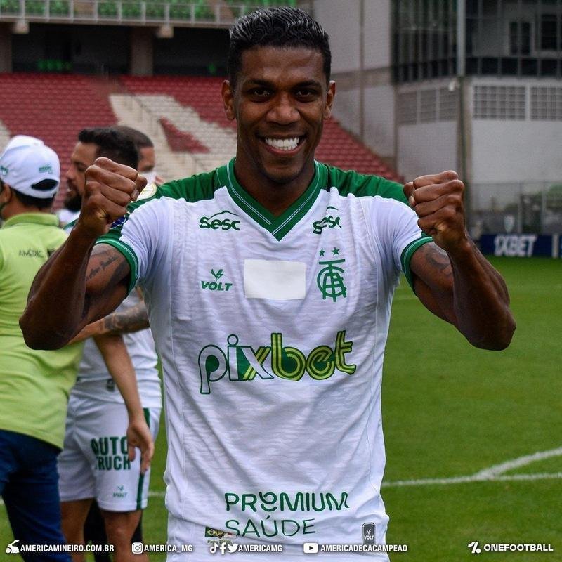 Berrío foi anunciado em julho pelo América, mas encontrou problemas para se readequar fisicamente e, agora, trata de lesão na tíbia. Ainda assim, teve contrato renovado com o Coelho até o fim de 2022