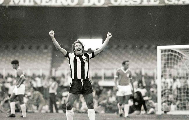 Em 1971, Atltico derrotou Internacional por 3 a 1, no Mineiro, pela fase de classificao do Brasileiro