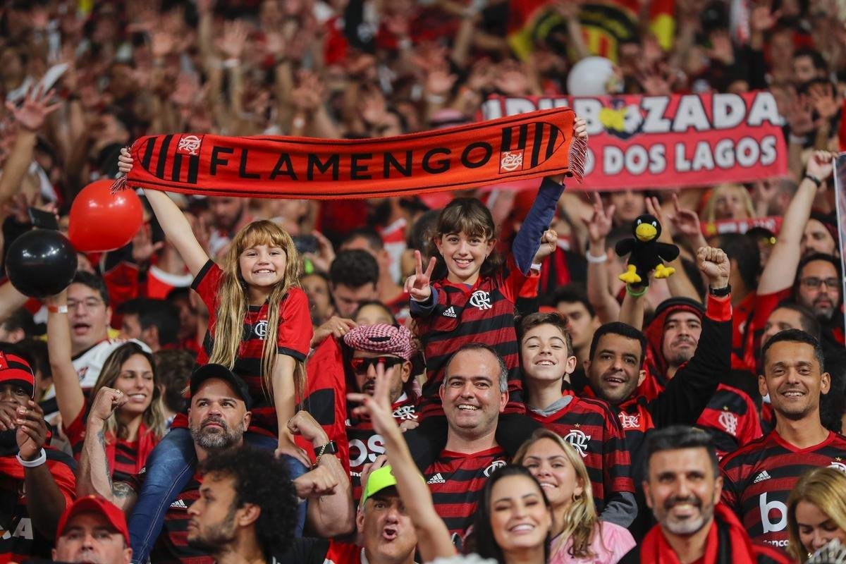 Torcidas de Liverpool e Flamego na final do Mundial de Clubes, em Doha, no Catar