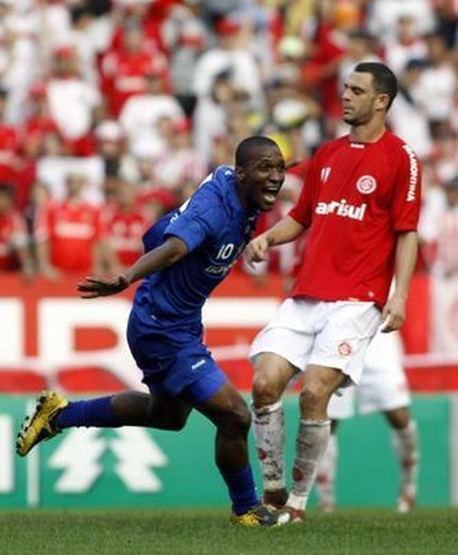 Gilberto marcou dois e foi o melhor em campo na virada sobre o Internacional, por 3 a 2, pelo Brasileiro de 2009