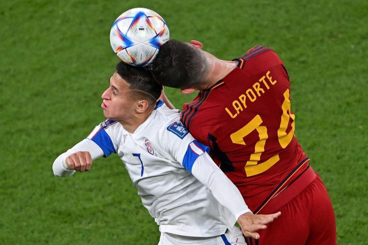 Fotos do jogo entre Espanha e Costa Rica pelo Grupo E da Copa do Mundo.