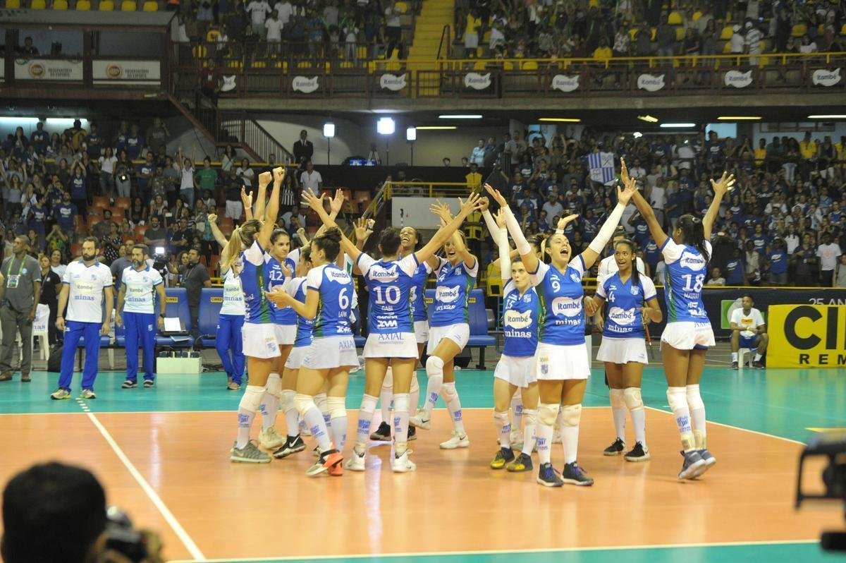 Minas x Praia: veja fotos da primeira partida da final