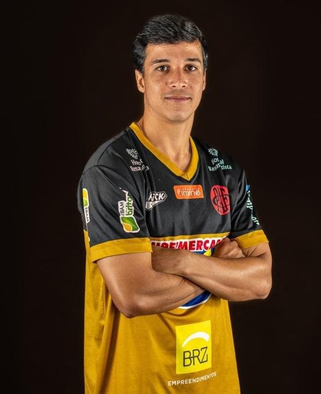 Cristian, meio-campista