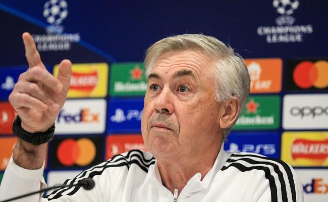 O técnico italiano Carlo Ancelotti deve permanecer no Real Madrid