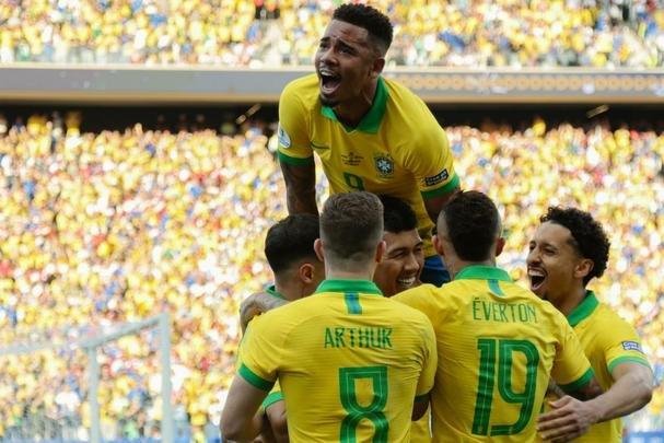 Imagens da vitória do Brasil sobre o Peru, na Arena Corinthians