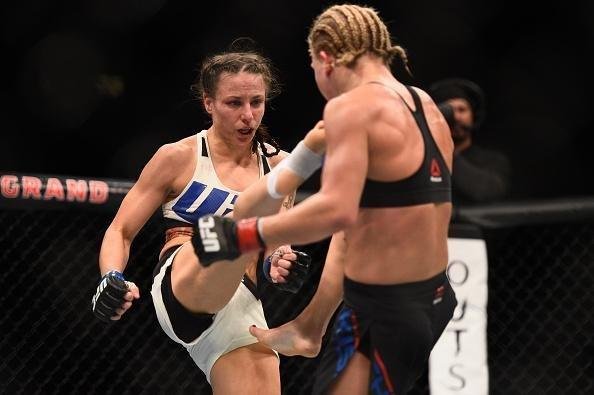 Justine Kish venceu Nina Ansaroff por decisão unânime