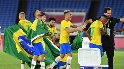 Brasil bate Espanha e conquista bicampeonato olímpico no futebol masculino