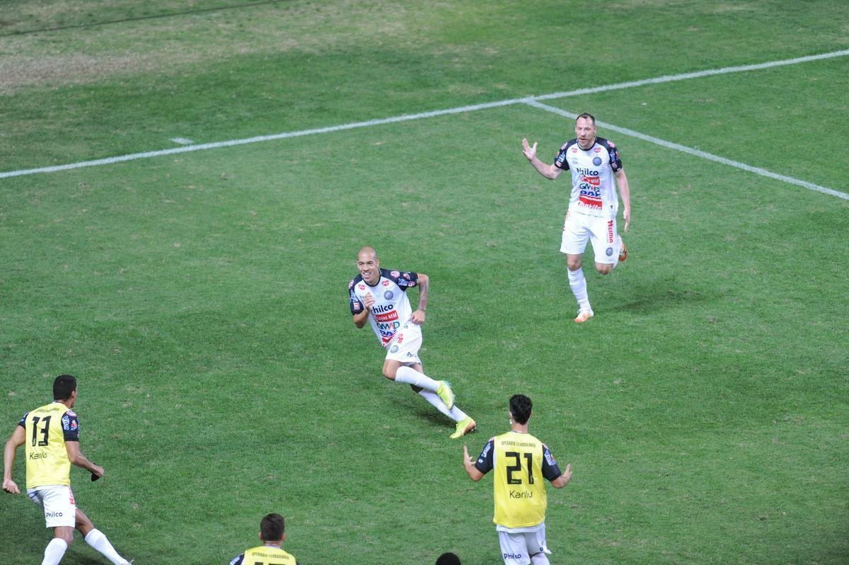 Nos acrscimos, o Operrio chegou ao empate com gol de Julinho