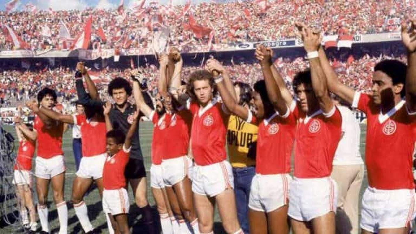 10 - Internacional (quatro ttulos) - trs Campeonatos Brasileiros (1975, 1976 e 1979) e uma Copa do Brasil (1992)