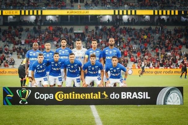 Cruzeiro e Atltico-PR se enfrentaram na noite desta quarta-feira, em Curitiba
