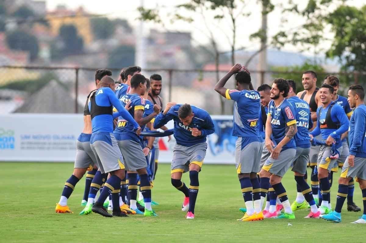 Rafael Marques treinou pela primeira vez na Toca da Raposa II como jogador do Cruzeiro: jogou futevlei, passou por batismo e depois trabalhou normalmente com bola