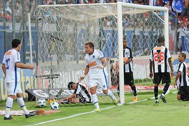 Imagens da goleada por 6 a 1