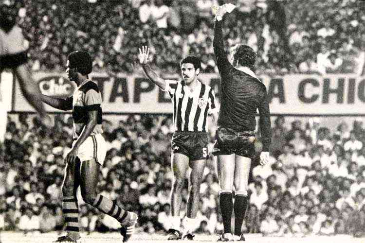 Lances do jogo Flamengo e Tiradentes no Albertão