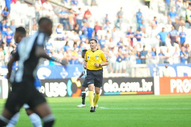 Equipes se enfrentaram no Mineiro, na tarde deste domingo, pela 25 rodada da Srie A